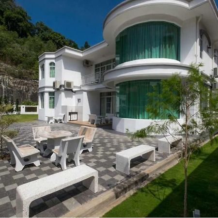 Villa 6, Persiaran Tanjung Bunga 3 Batu Ferringhi Exterior foto
