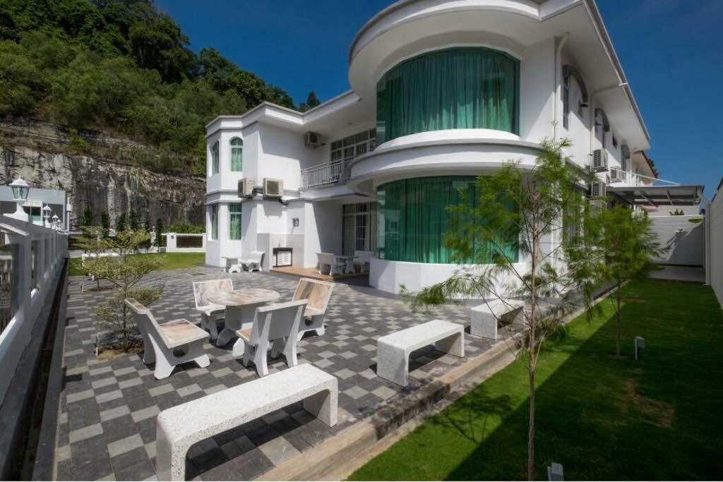 Villa 6, Persiaran Tanjung Bunga 3 Batu Ferringhi Exterior foto