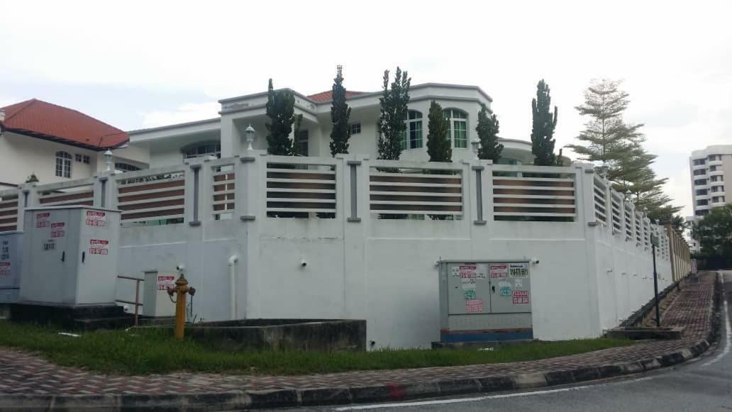 Villa 6, Persiaran Tanjung Bunga 3 Batu Ferringhi Exterior foto