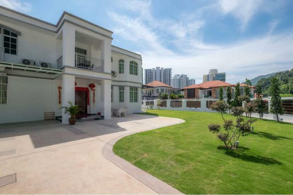 Villa 6, Persiaran Tanjung Bunga 3 Batu Ferringhi Exterior foto