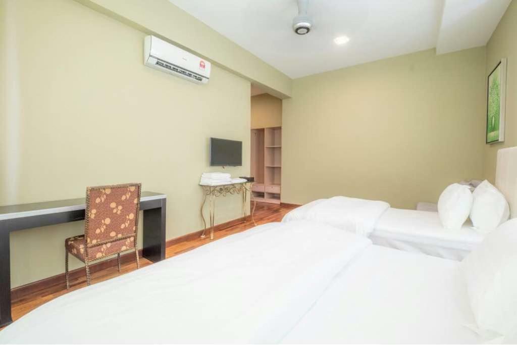 Villa 6, Persiaran Tanjung Bunga 3 Batu Ferringhi Exterior foto