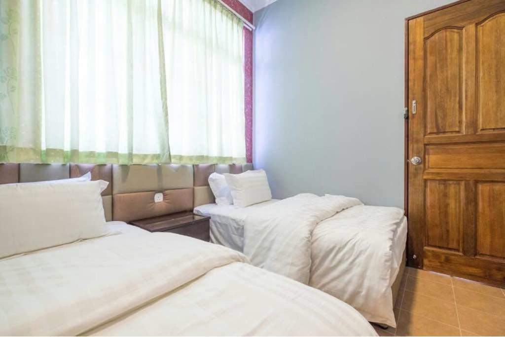 Villa 6, Persiaran Tanjung Bunga 3 Batu Ferringhi Exterior foto