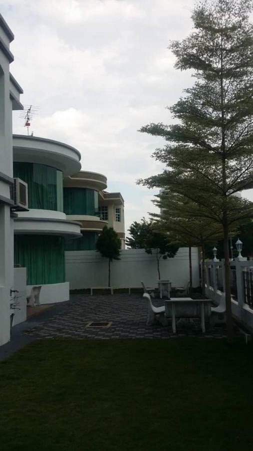 Villa 6, Persiaran Tanjung Bunga 3 Batu Ferringhi Exterior foto